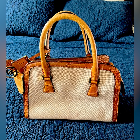 Michael Kors Linen Bag - Picture 2 of 8